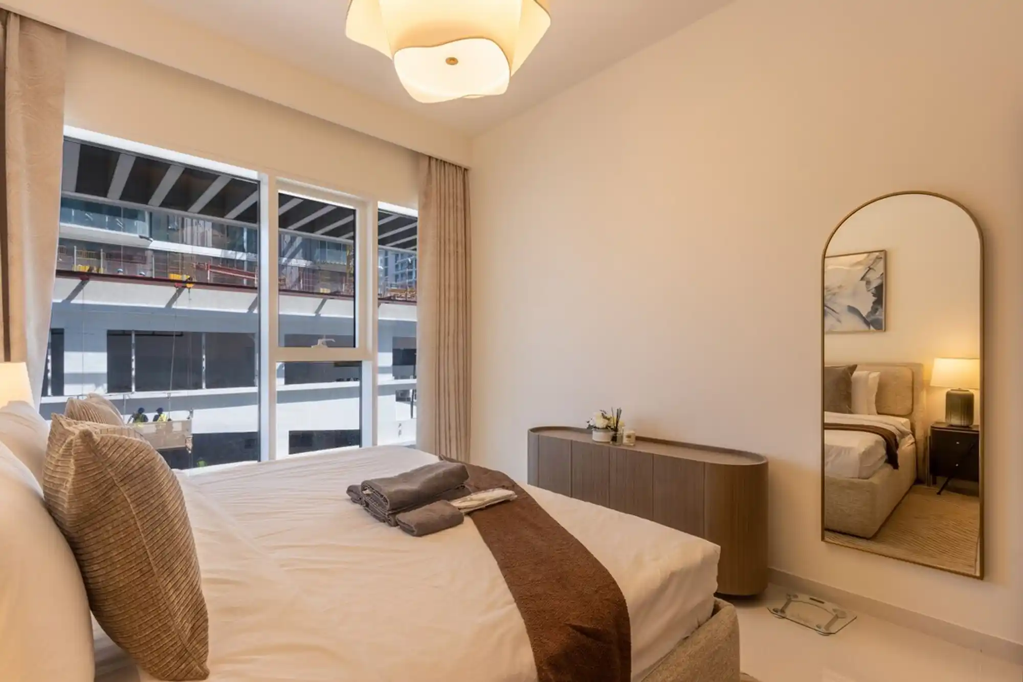 Designer 1BR at Emaar Beachfront, Dubai