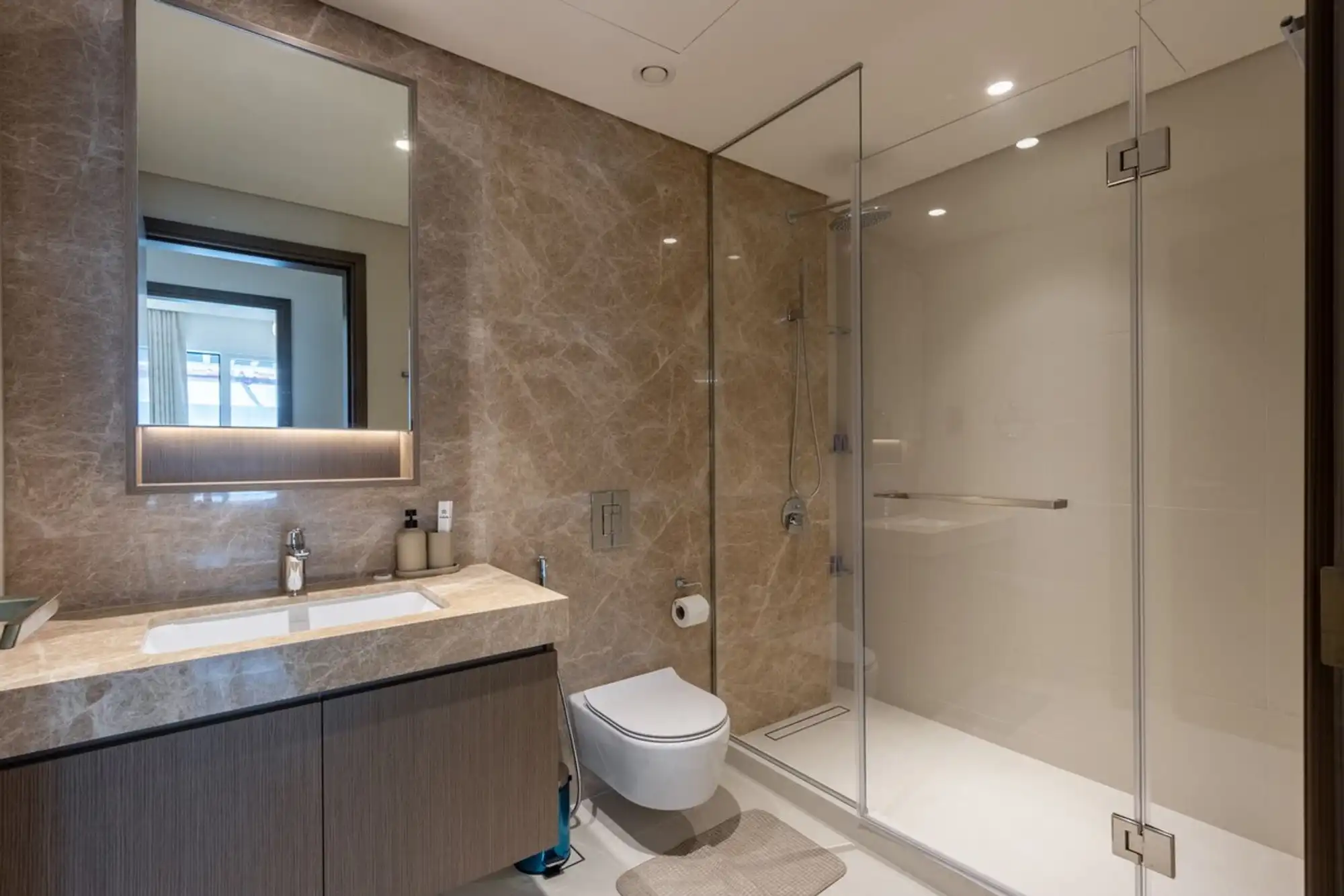 Designer 1BR at Emaar Beachfront, Dubai