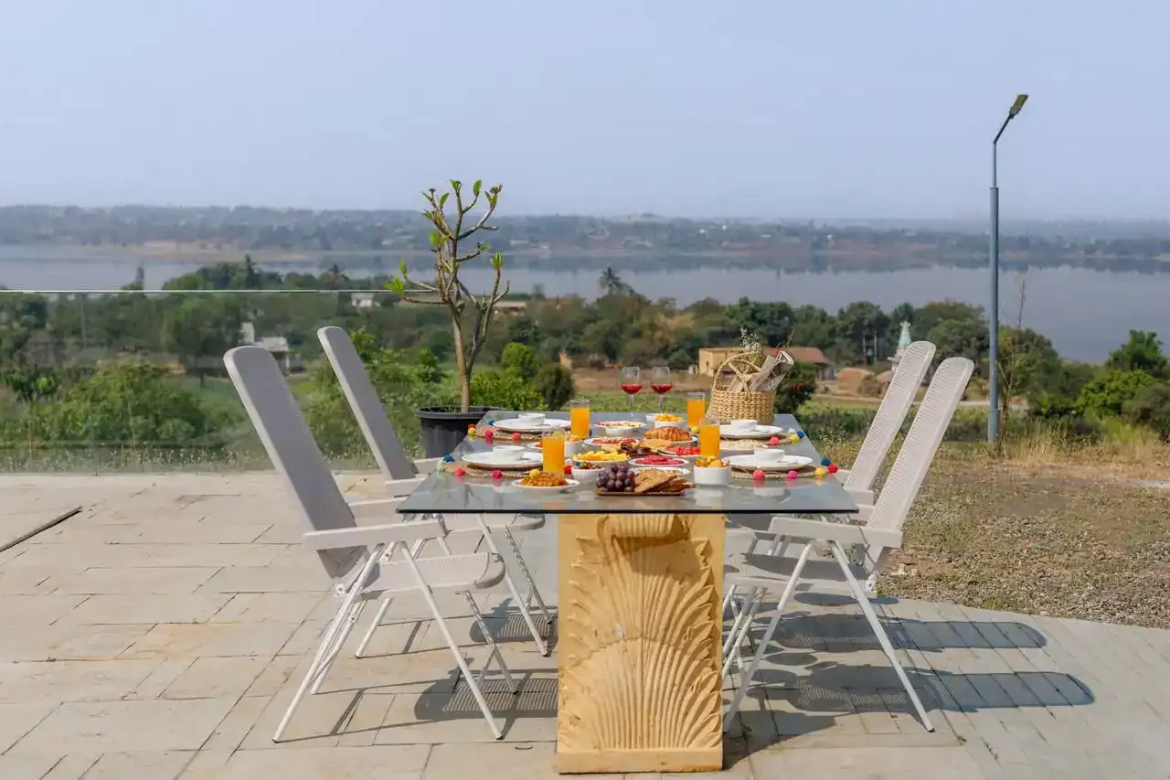 Dhruva by Lake Beale, Igatpuri