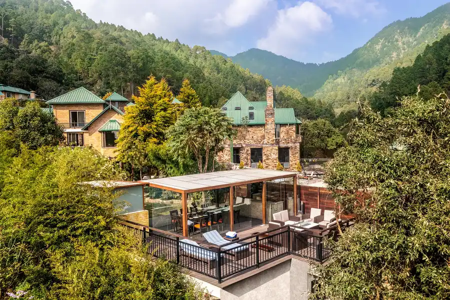 Divyam From Byloo | Luxe Experiences Parking 4