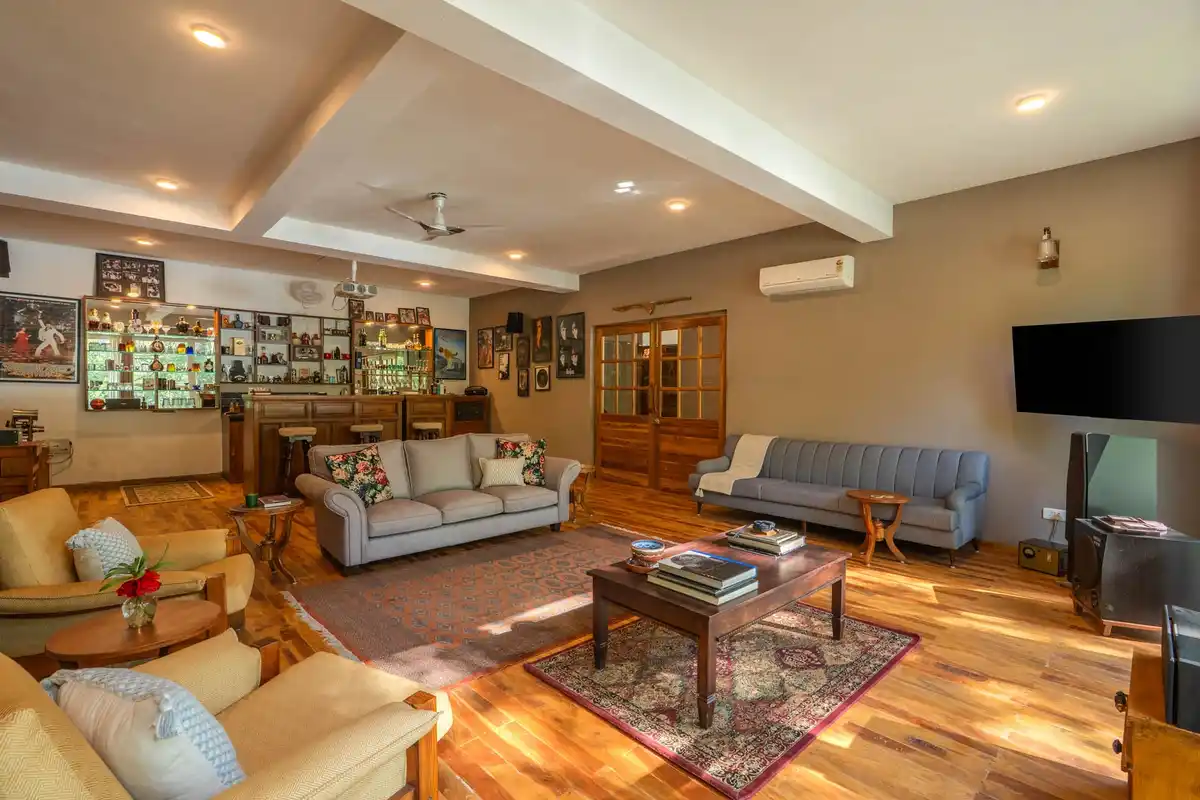 Double Room @ Shamrock Riverfront, Manali