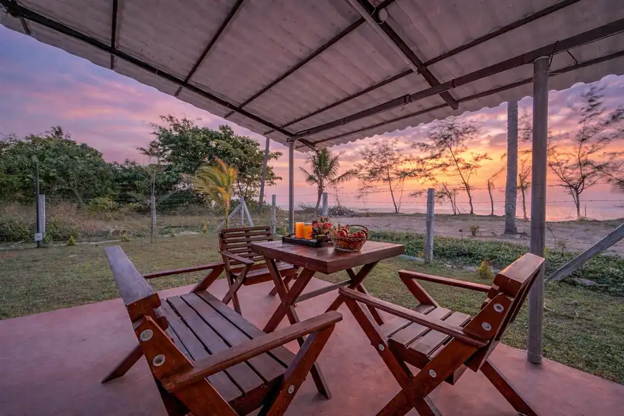 Dynast - By the Beach, Alleppey