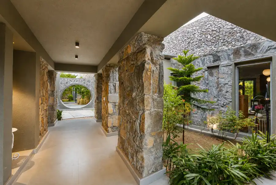 Earthstone, Jaipur