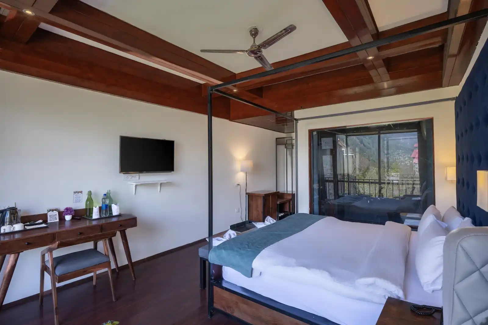 Echor Himalayan Aurum Resort & Spa, Manali Superior Deluxe Room with Balcony (Mountain View)