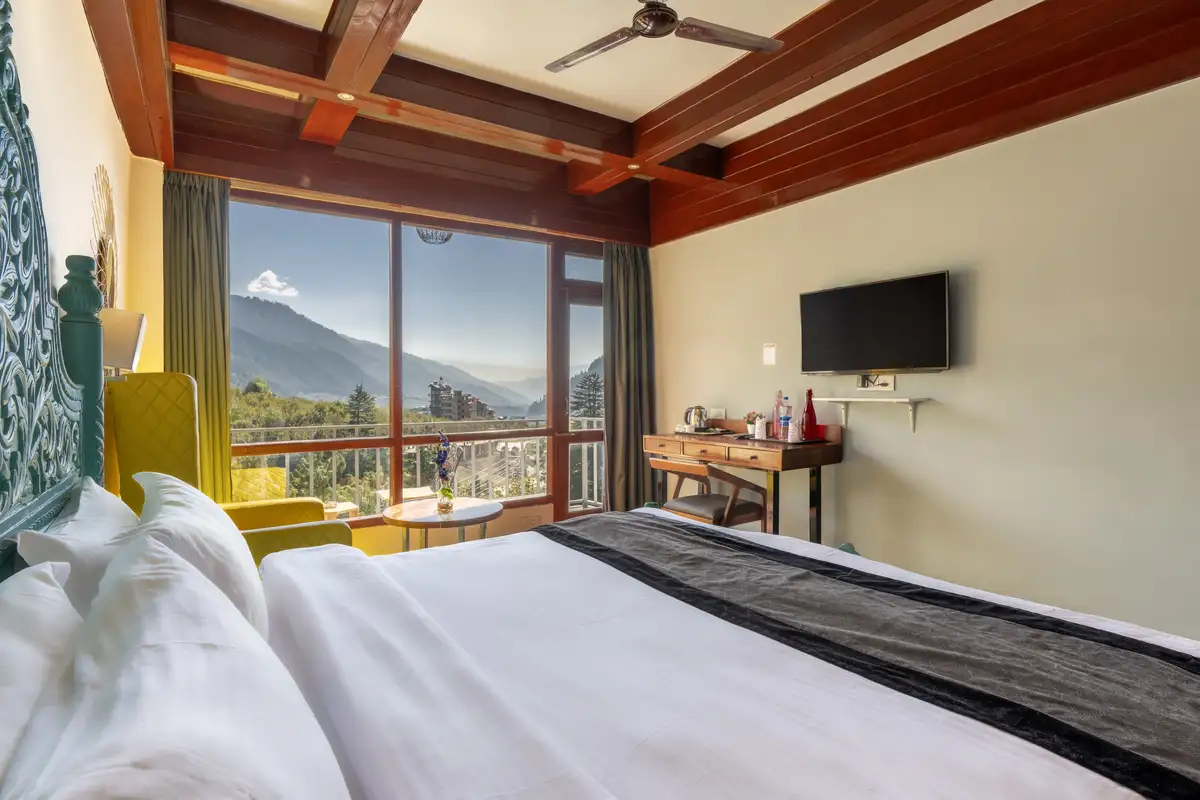 Echor Himalayan Aurum Resort & Spa, Manali Luxury Room with Balcony