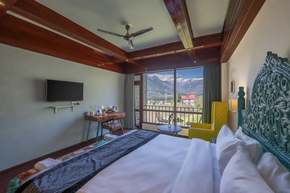 Echor Himalayan Aurum Resort & Spa, Manali Luxury Room with Balcony