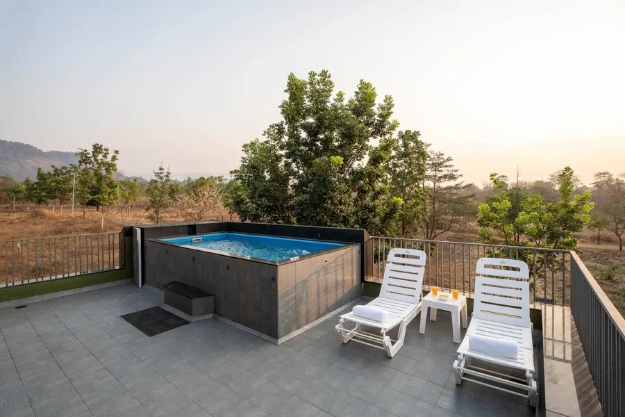 Eden Springs, Karjat
