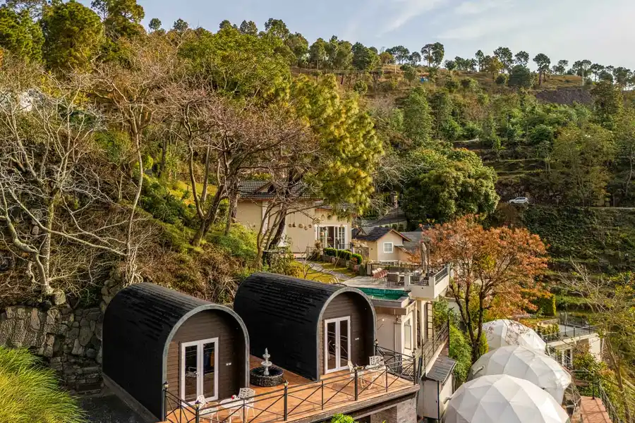 EKAM @ ILIKA W/ Heated Infinity Pool And Jacuzzi, Kasauli