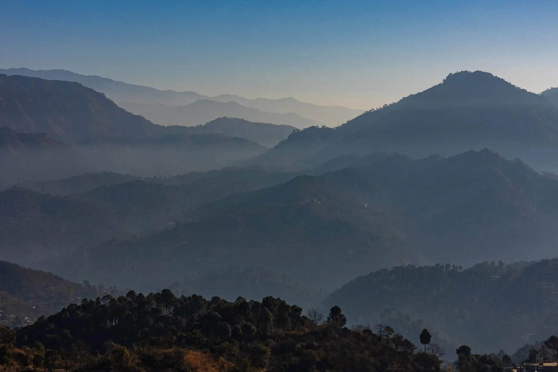 EKAM @ ILIKA W/ Heated Infinity Pool And Jacuzzi, Kasauli