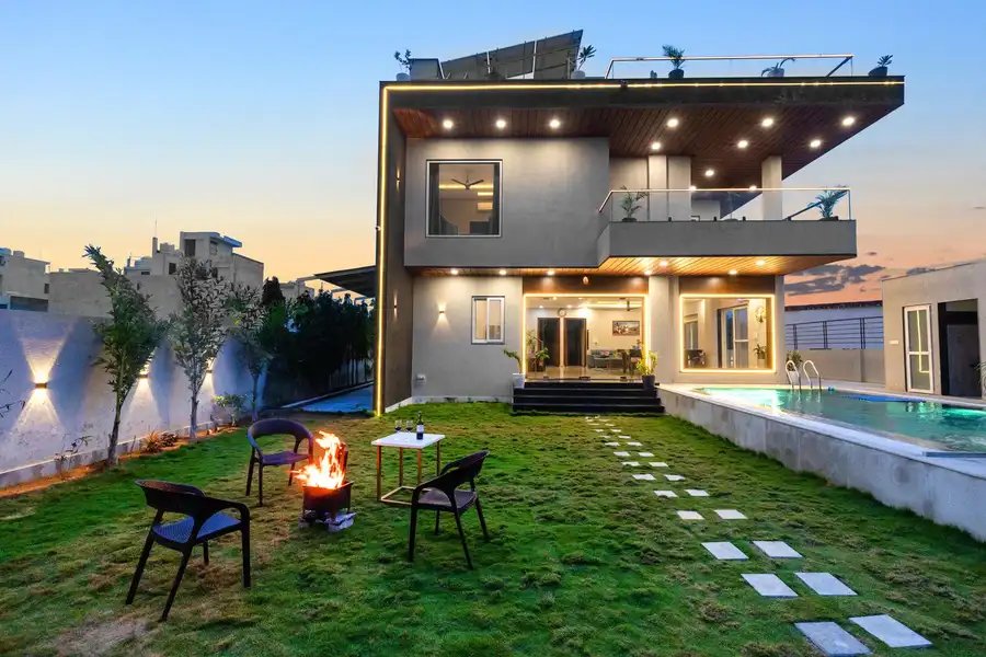 Elaris, Jaipur