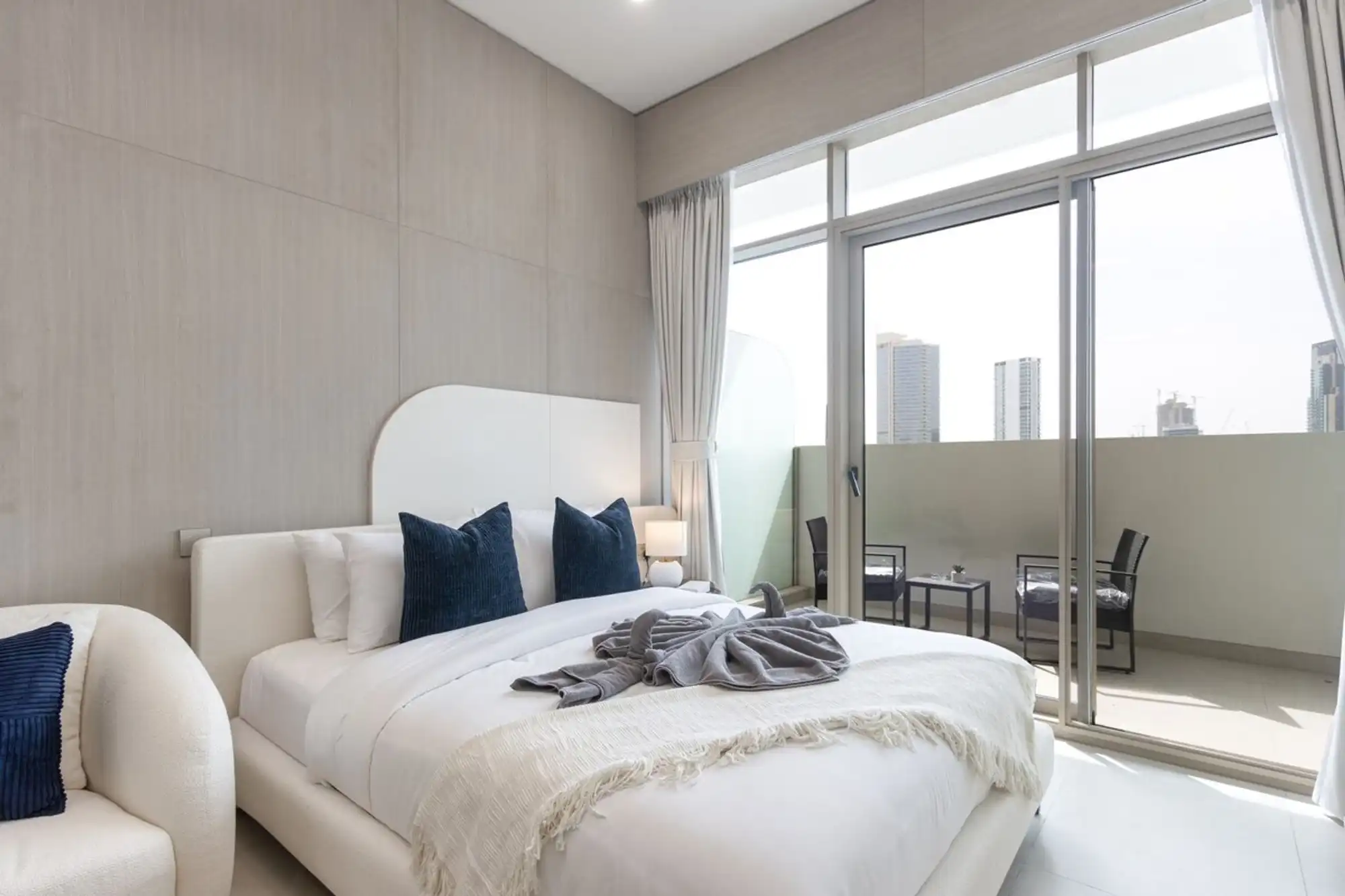 Elegant Designer Studio - Balcony, Dubai