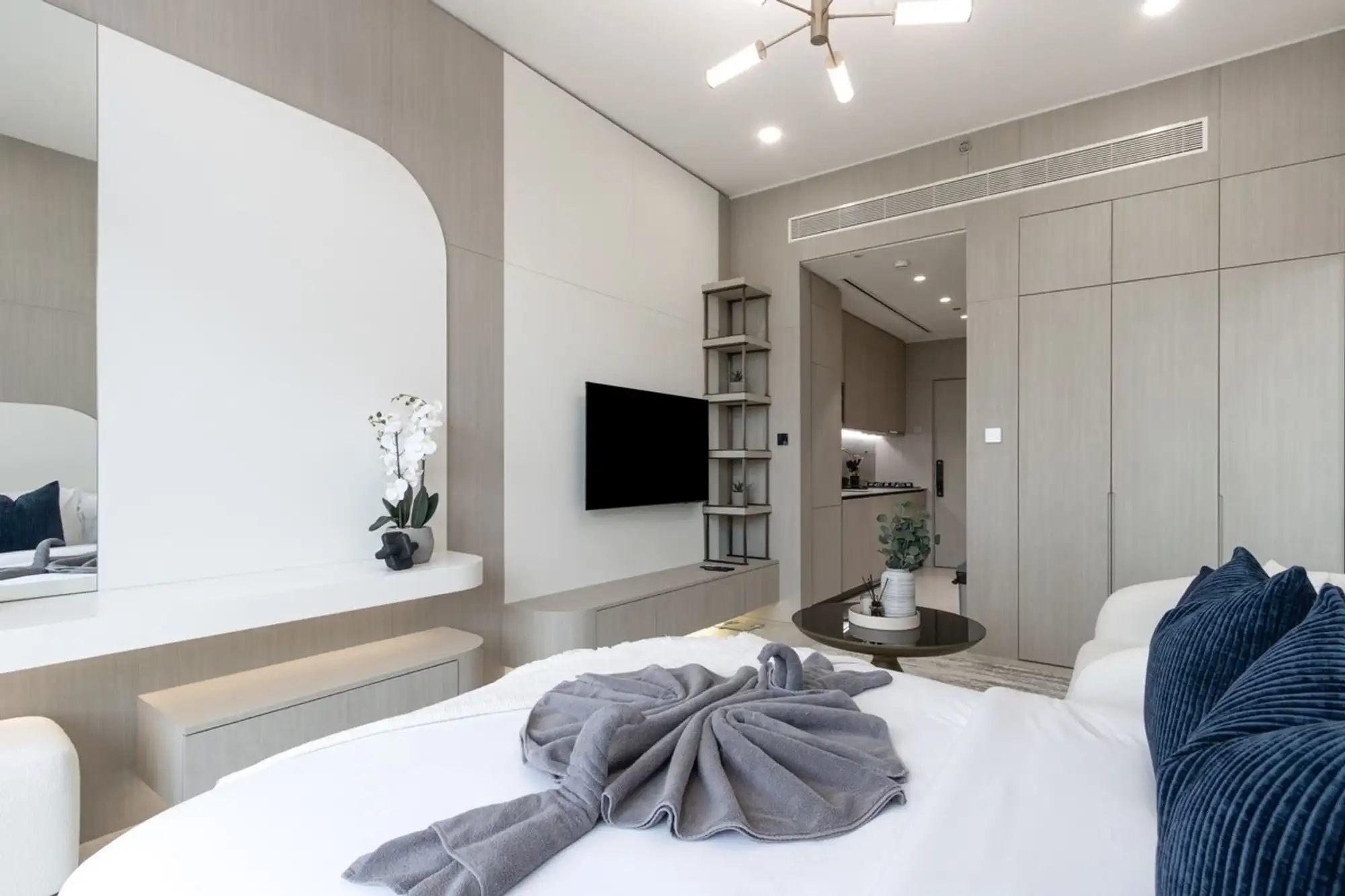 Elegant Designer Studio - Balcony, Dubai