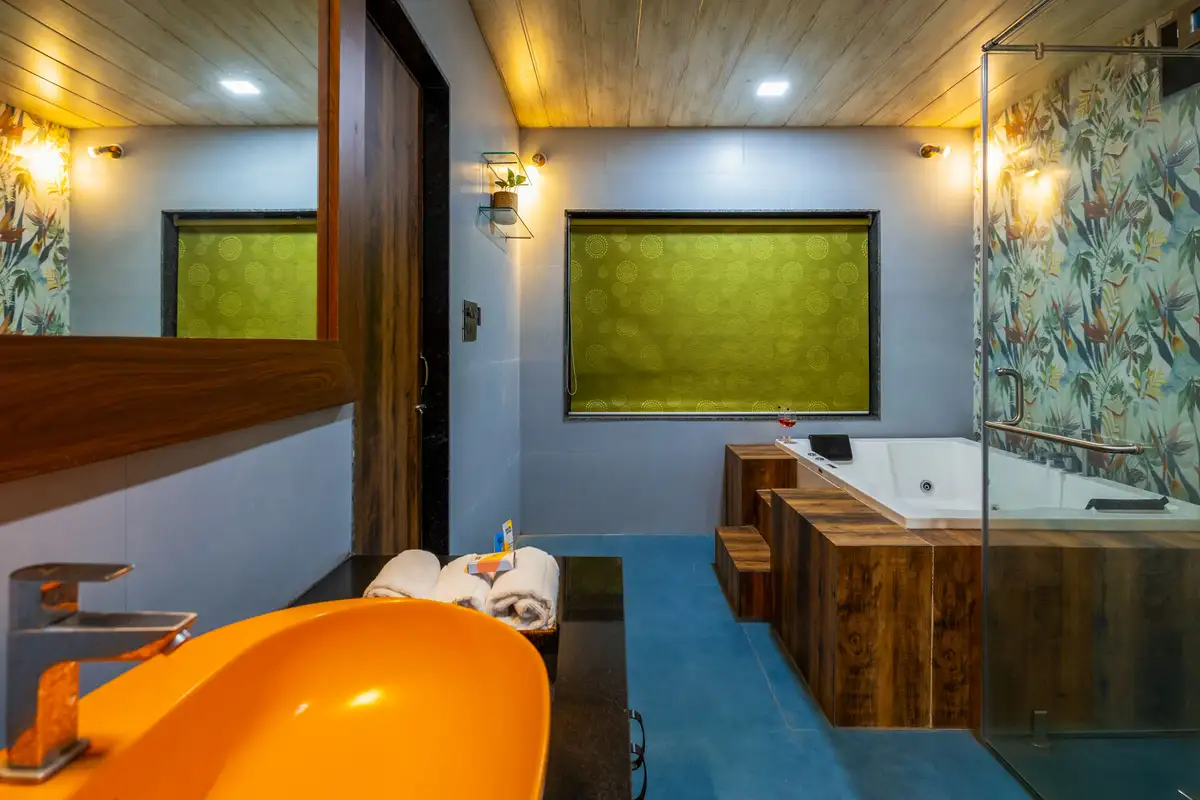 Elevated Suite Room 2 w/ Jacuzzi @ Ever Falls, Karjat