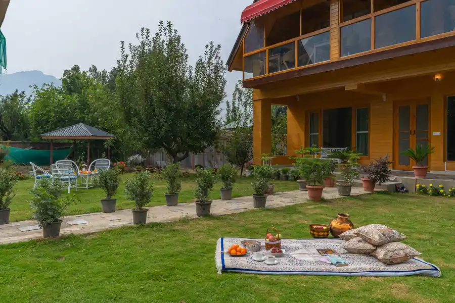Emaarat Chalet, Srinagar