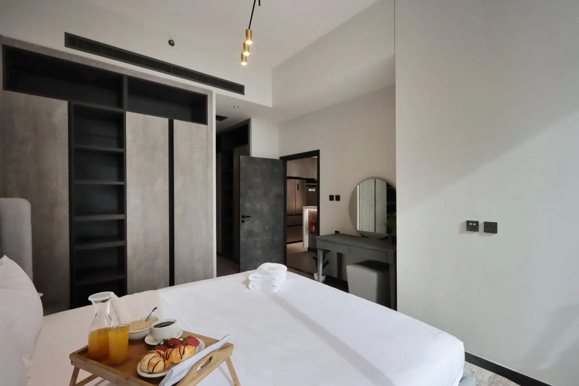 Embrace Luxury and Comfort in Prime 1BR, JLT, Dubai
