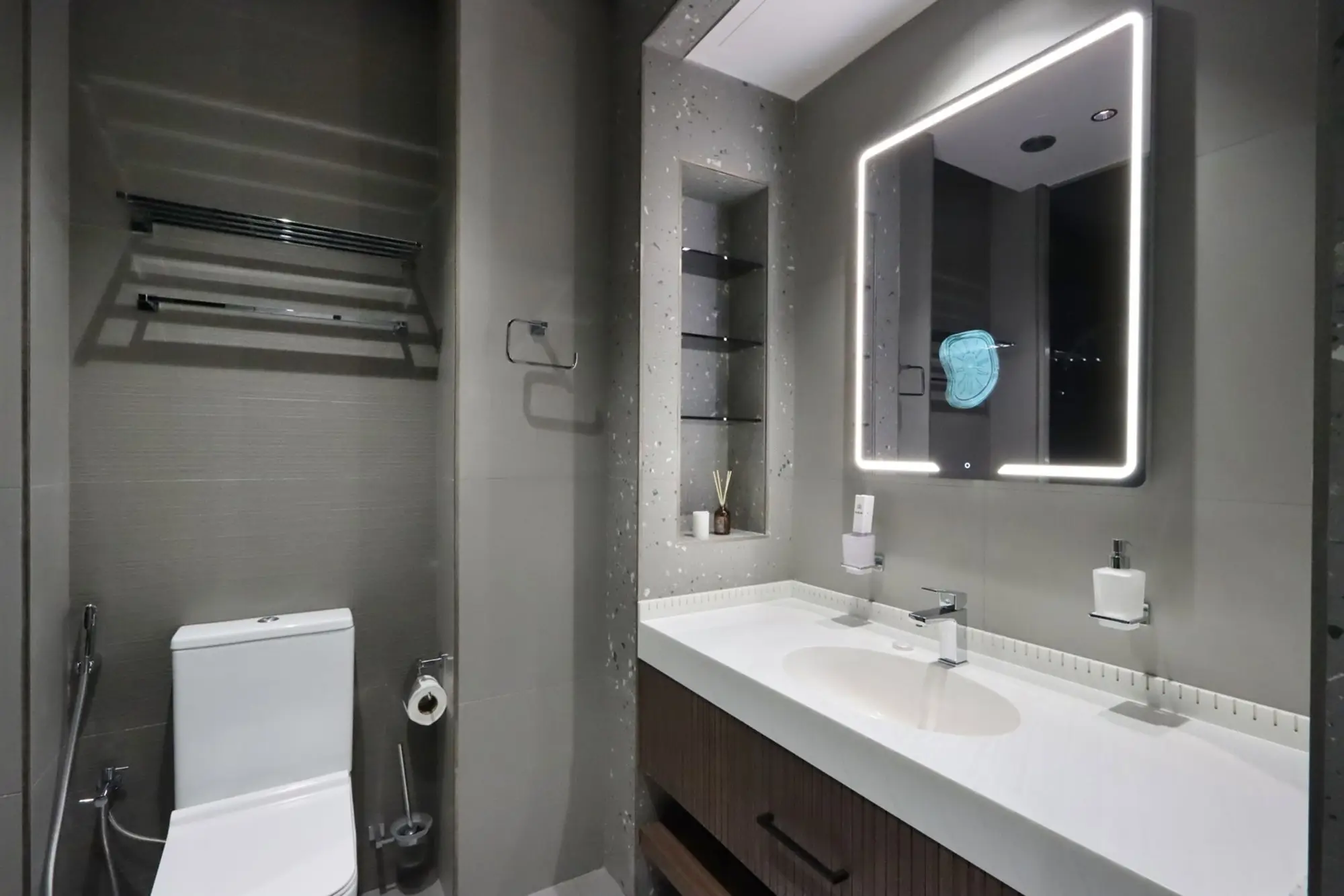 Embrace Luxury and Comfort in Prime 1BR, JLT, Dubai