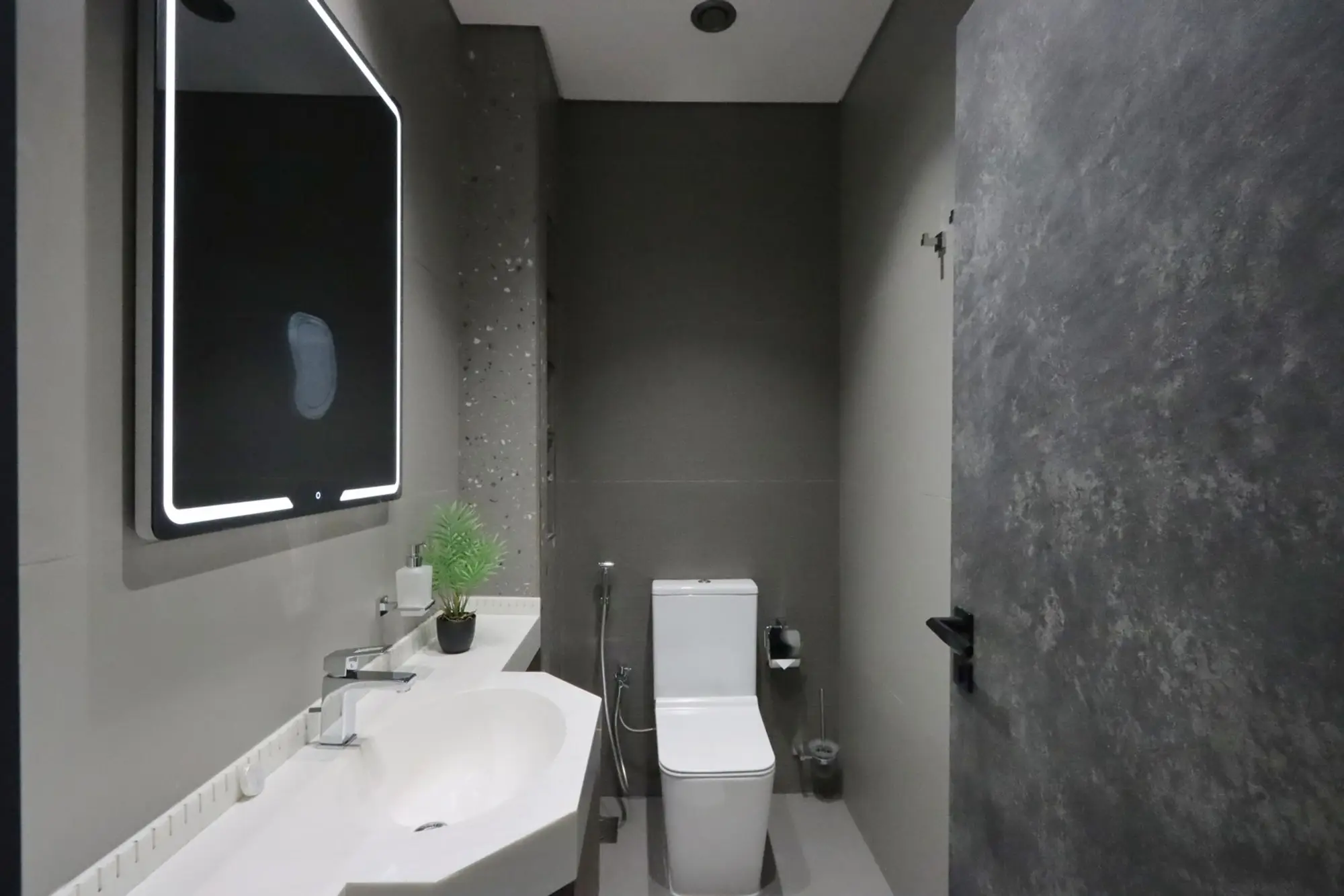 Embrace Luxury and Comfort in Prime 1BR, JLT, Dubai