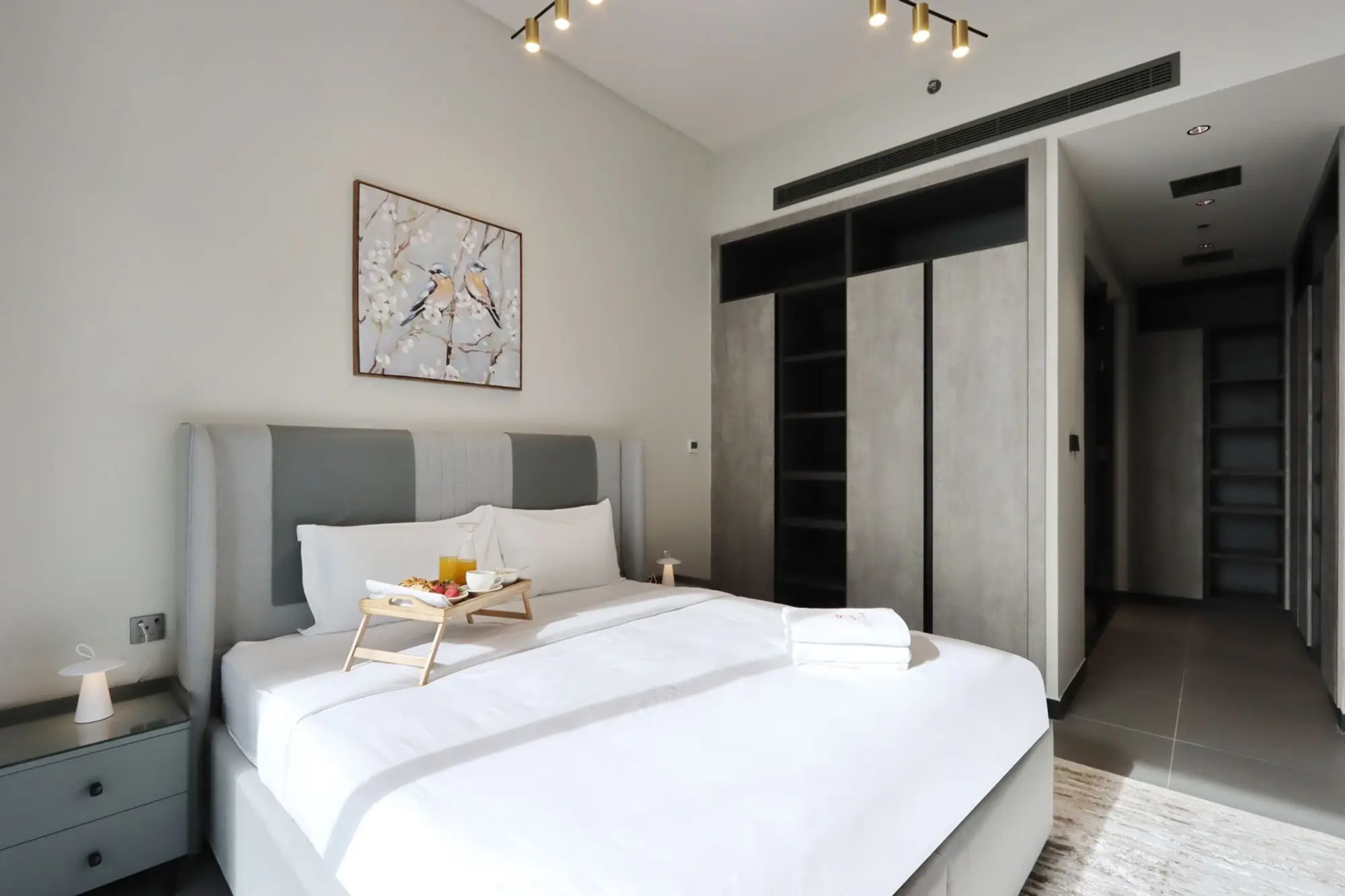 Embrace Luxury and Comfort in Prime 1BR, JLT, Dubai
