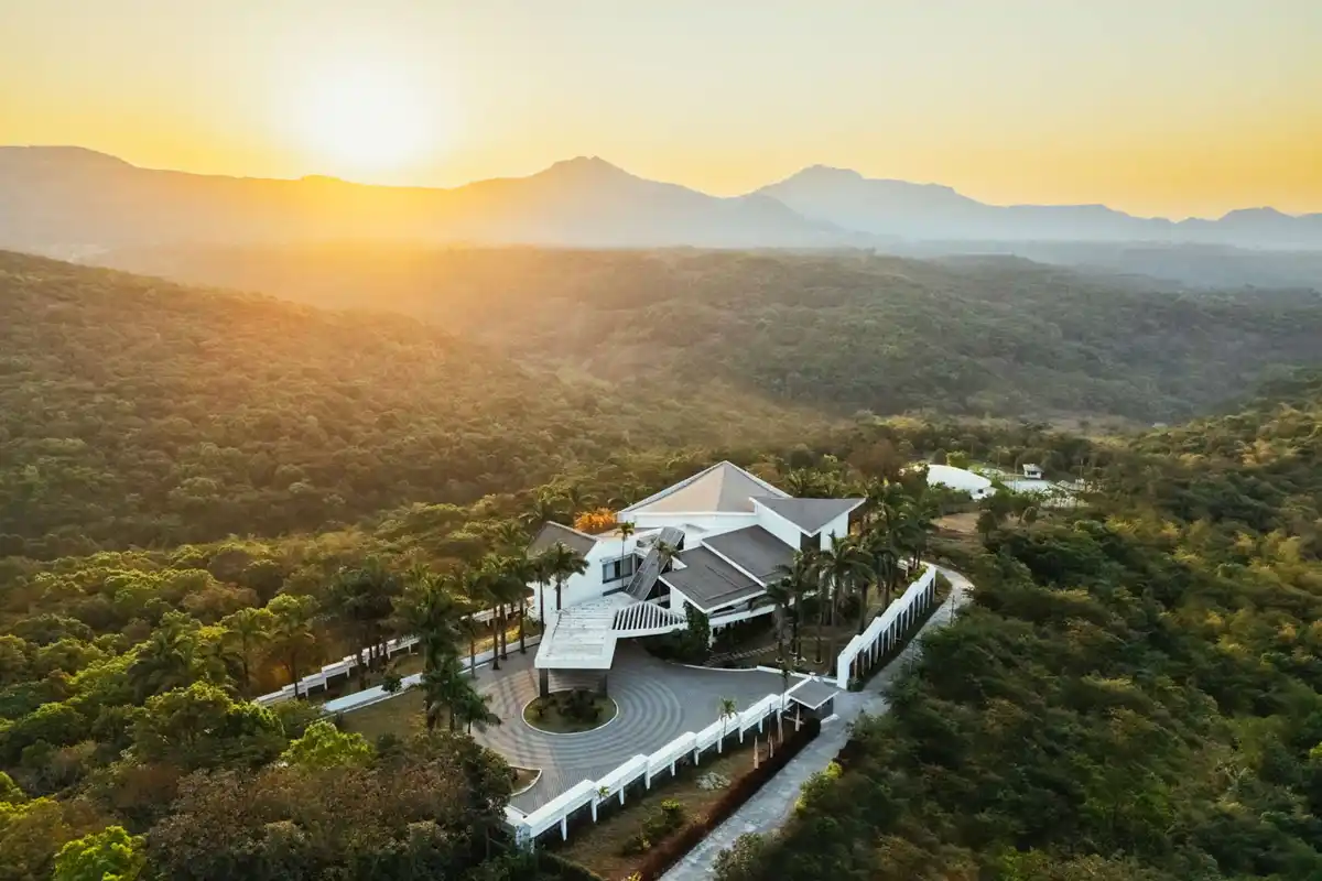 Emerald, Lonavala