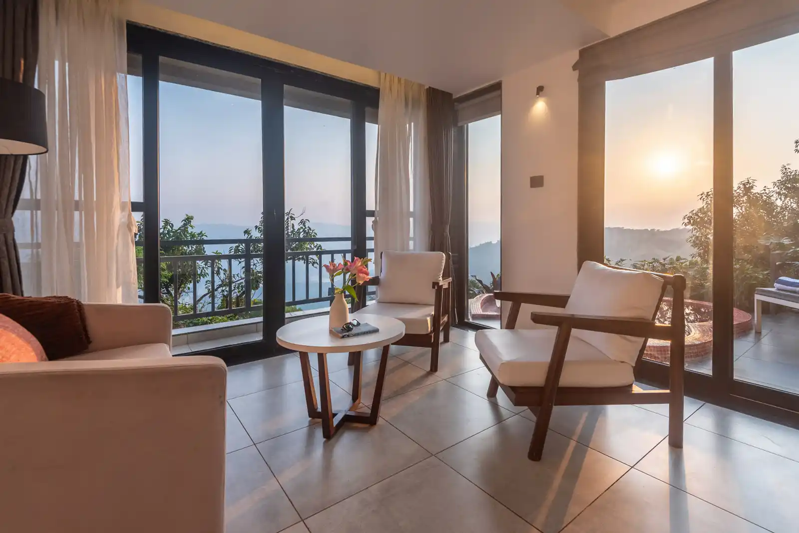Emperior Suite w/ Heart Pool & Jacuzzi @ Vee Resort, Mahabaleshwar