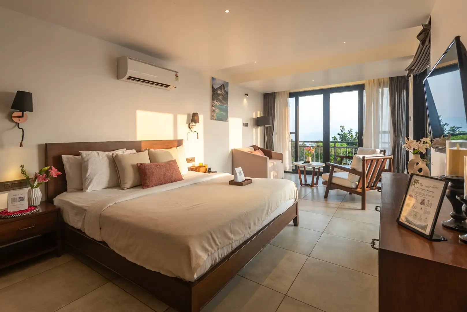 Emperior Suite w/ Heart Pool & Jacuzzi @ Vee Resort, Mahabaleshwar