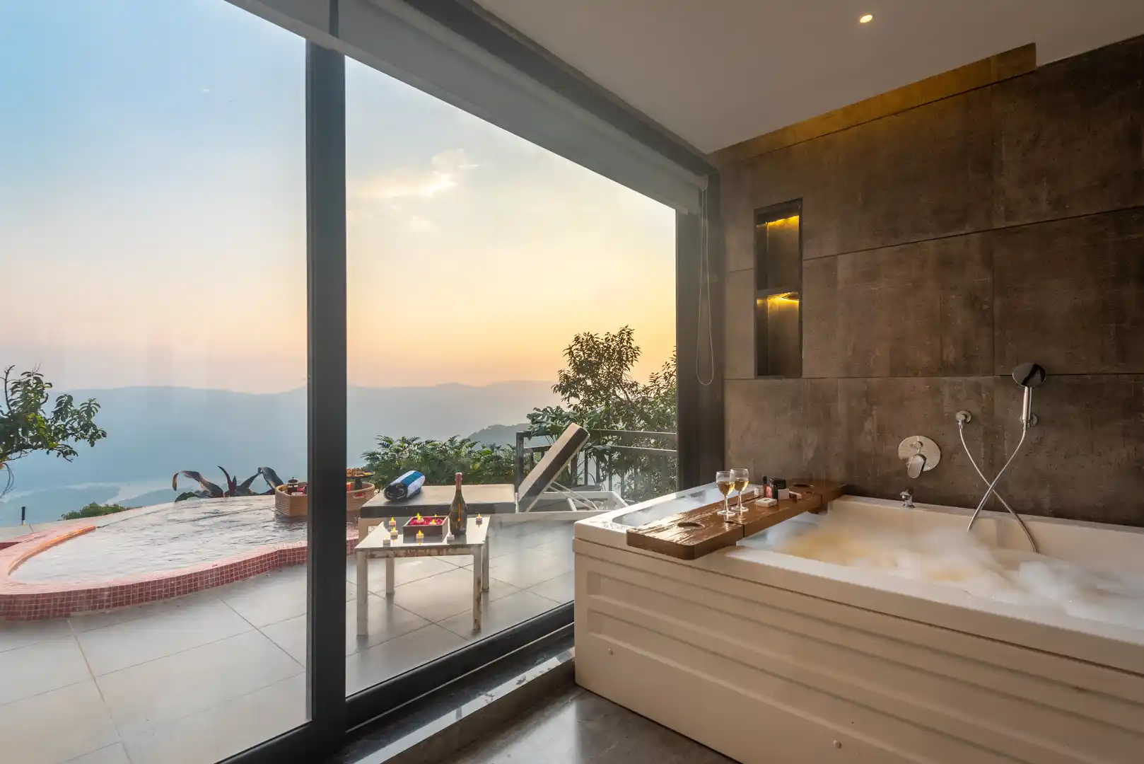 Emperior Suite w/ Heart Pool & Jacuzzi @ Vee Resort, Mahabaleshwar