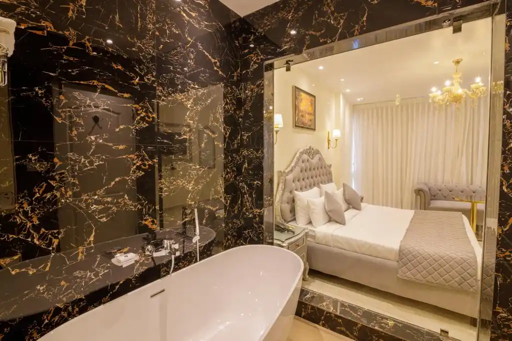 Emperor Ozran Elite Room With A Balcony & A Bathtub, North Goa