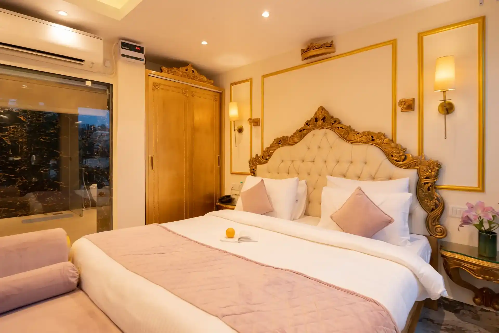Emperor Ozran Superior Room With A Balcony, North Goa