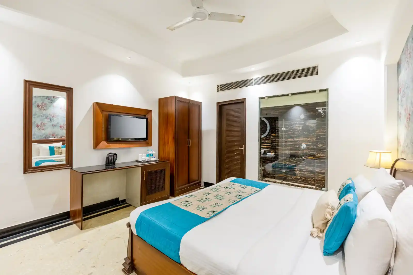 Emperor Palms, Delhi NCR