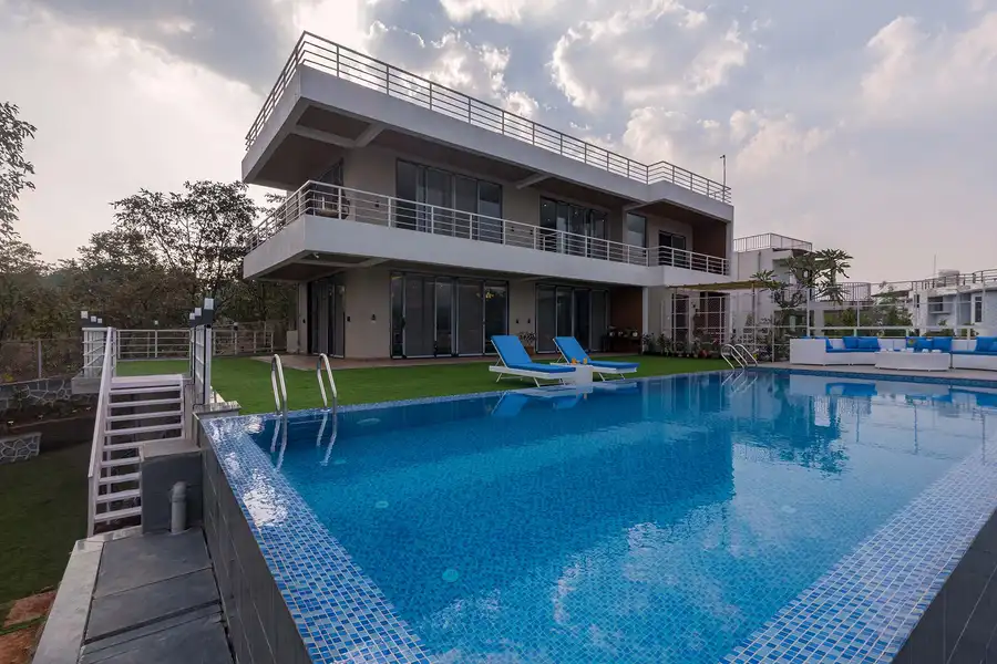 Euphoria, Karjat