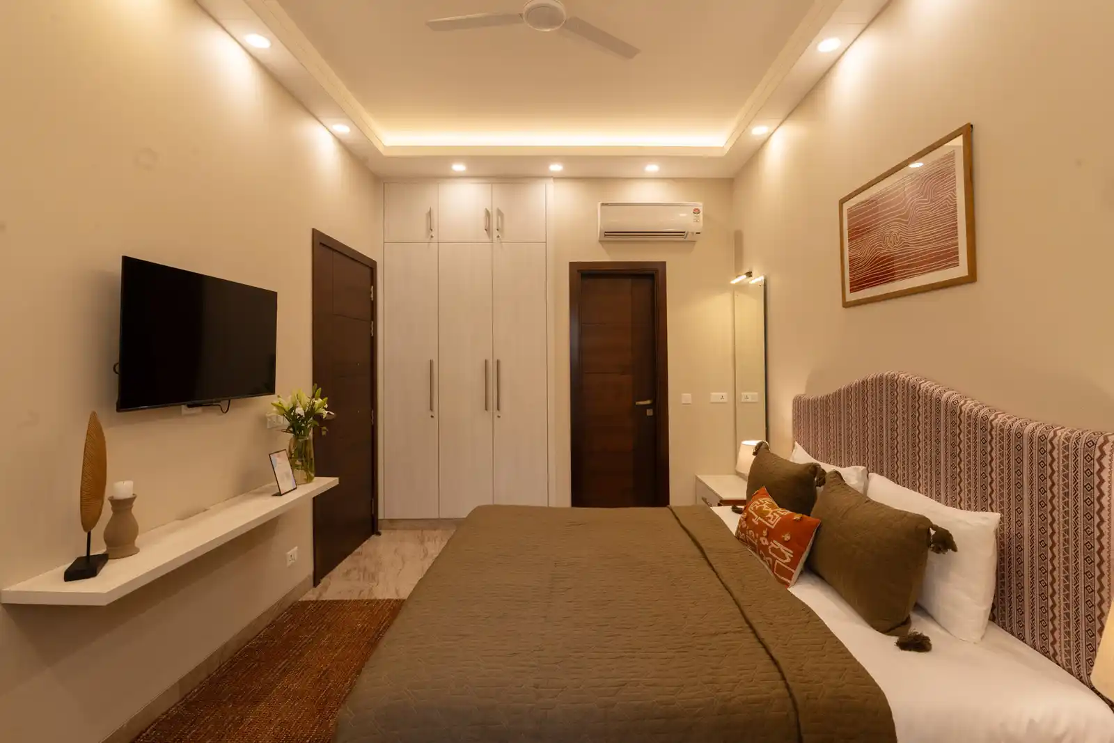 Executive Room @ StayVista Residences At GK-1, New Delhi