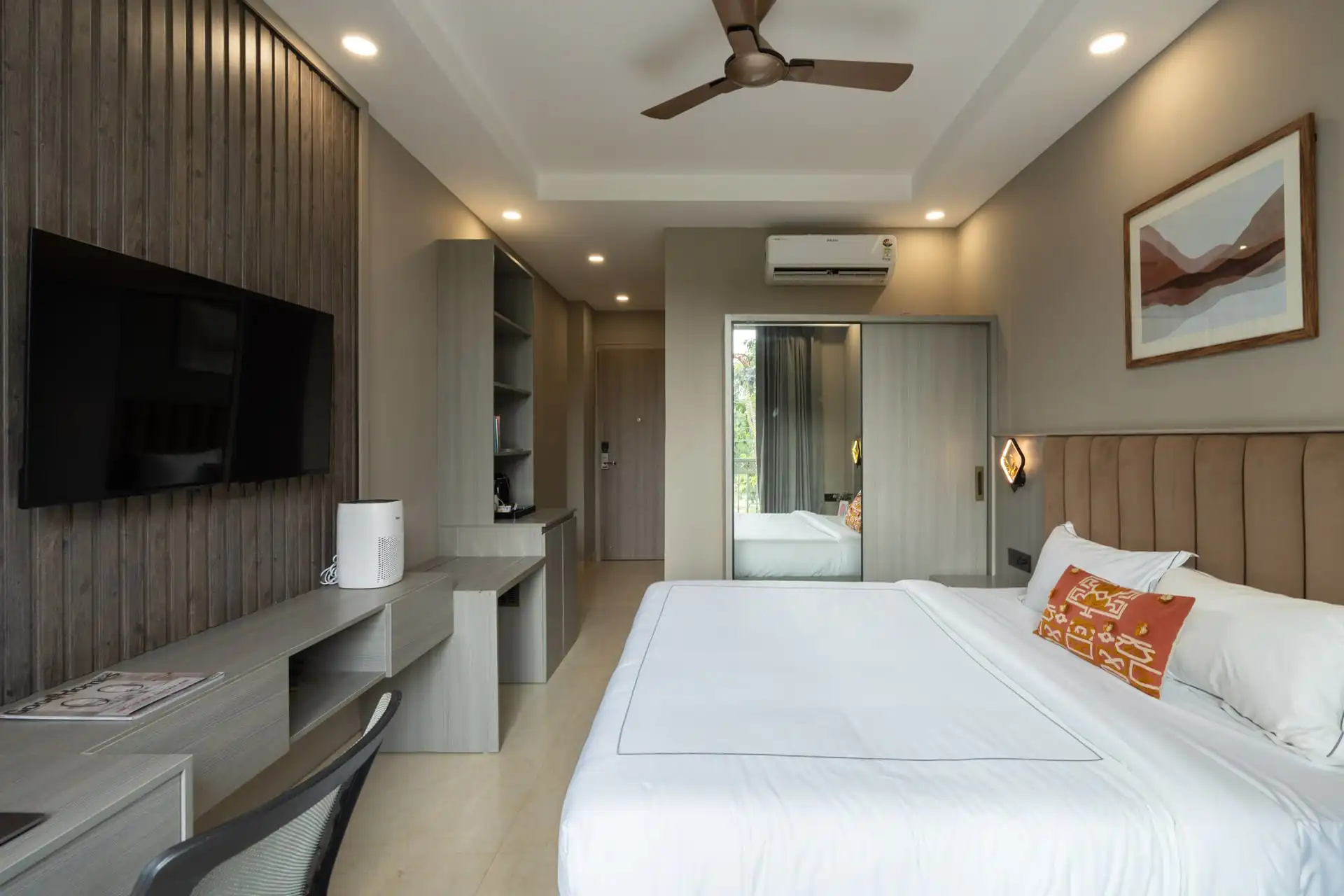 Executive Room @ StayVista Residences near Cyber City Hub, New Delhi
