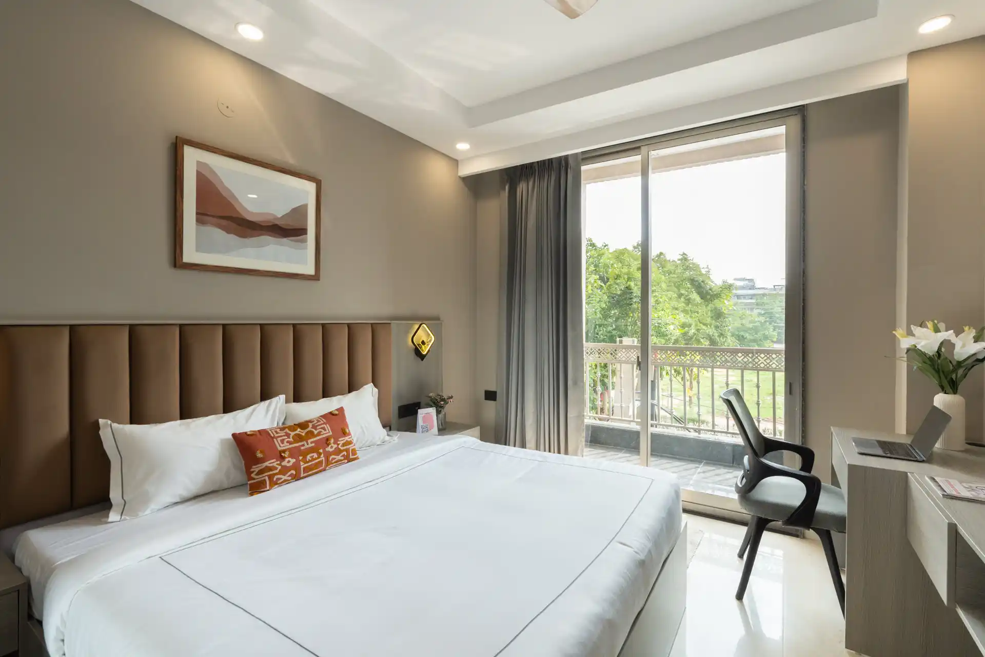 Executive Room @ StayVista Residences near Cyber City Hub, New Delhi