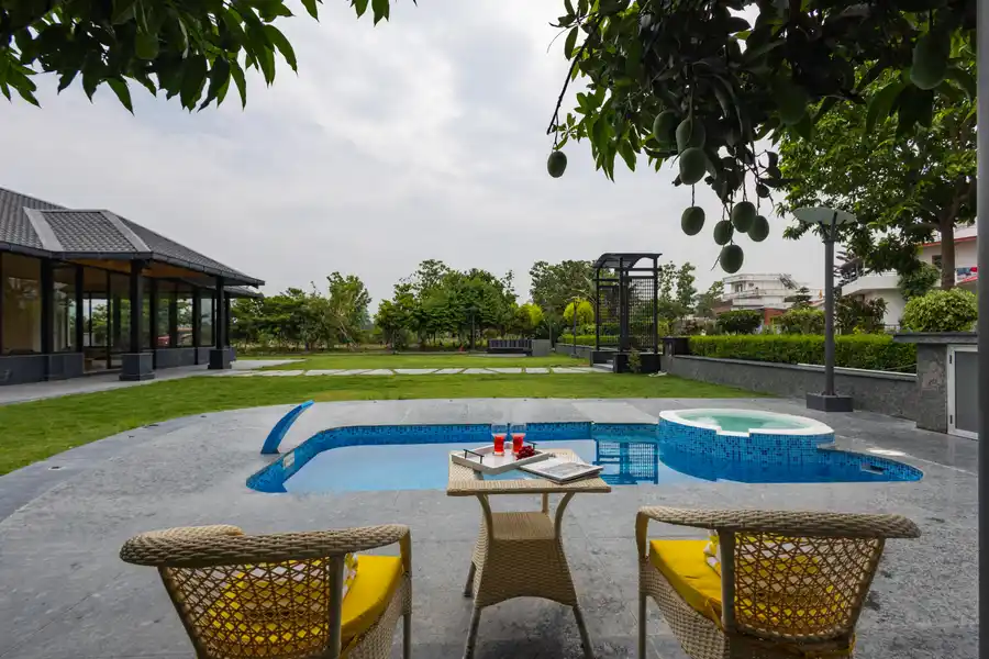 Farm Naturelle, Jim Corbett