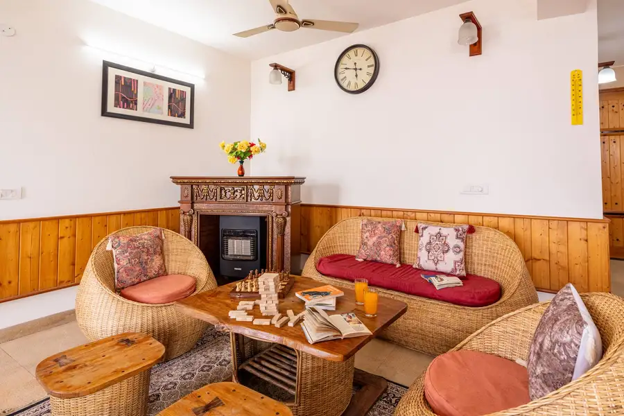 Firelight @ The Rustic Retreat, Kasauli