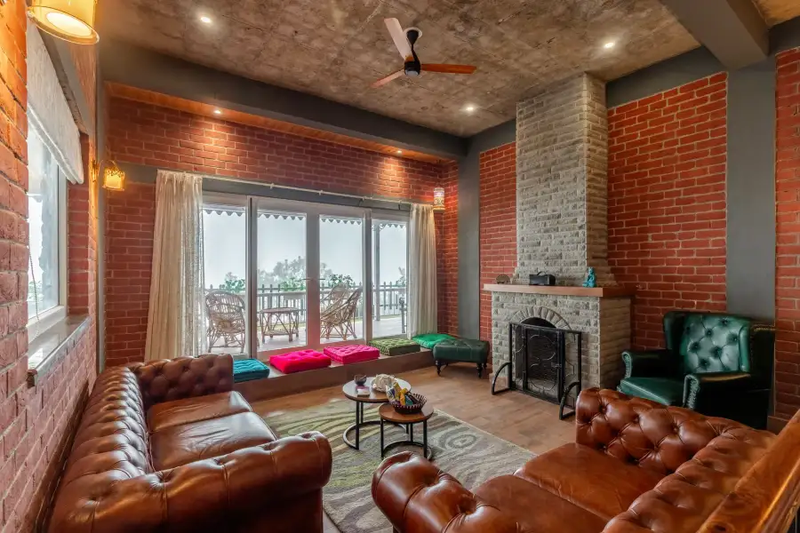 Fleur De Lis, Kasauli
