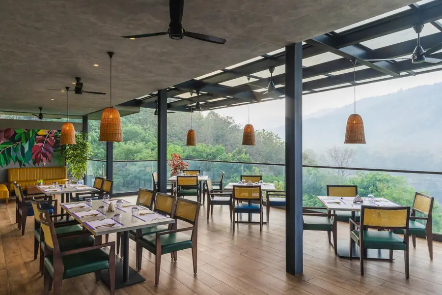 Flora Misty Falls Athirappilly Restaurant/Dining