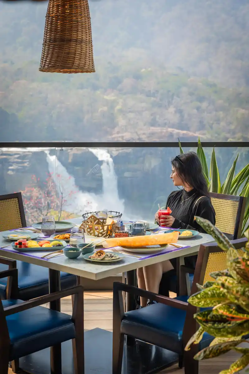 Flora Misty Falls Athirappilly Restaurant/Dining