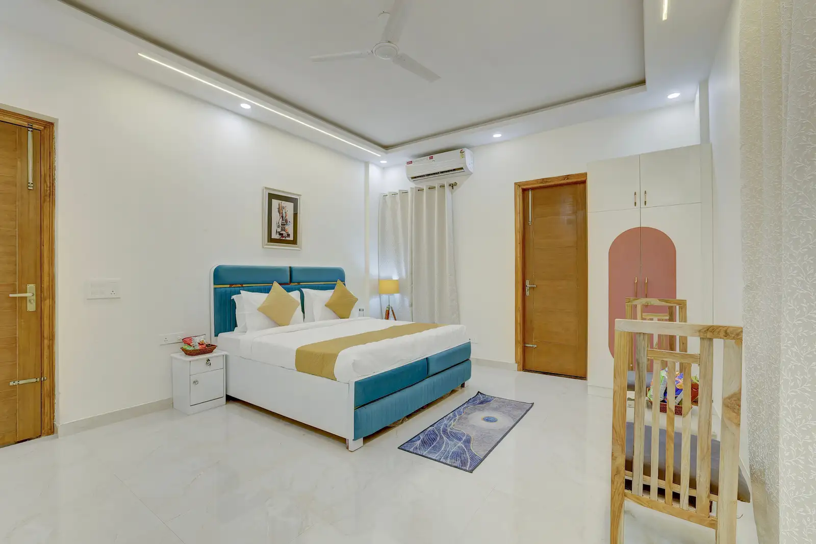 Freesia, Delhi NCR