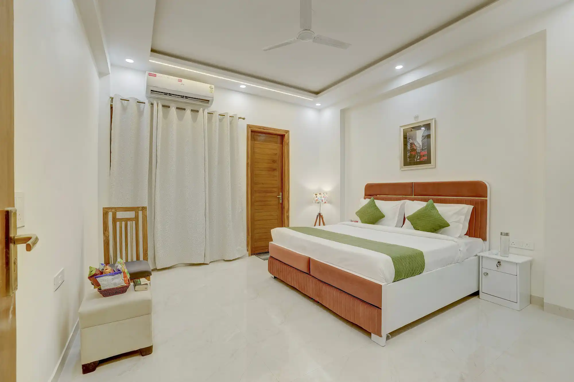 Freesia, Delhi NCR