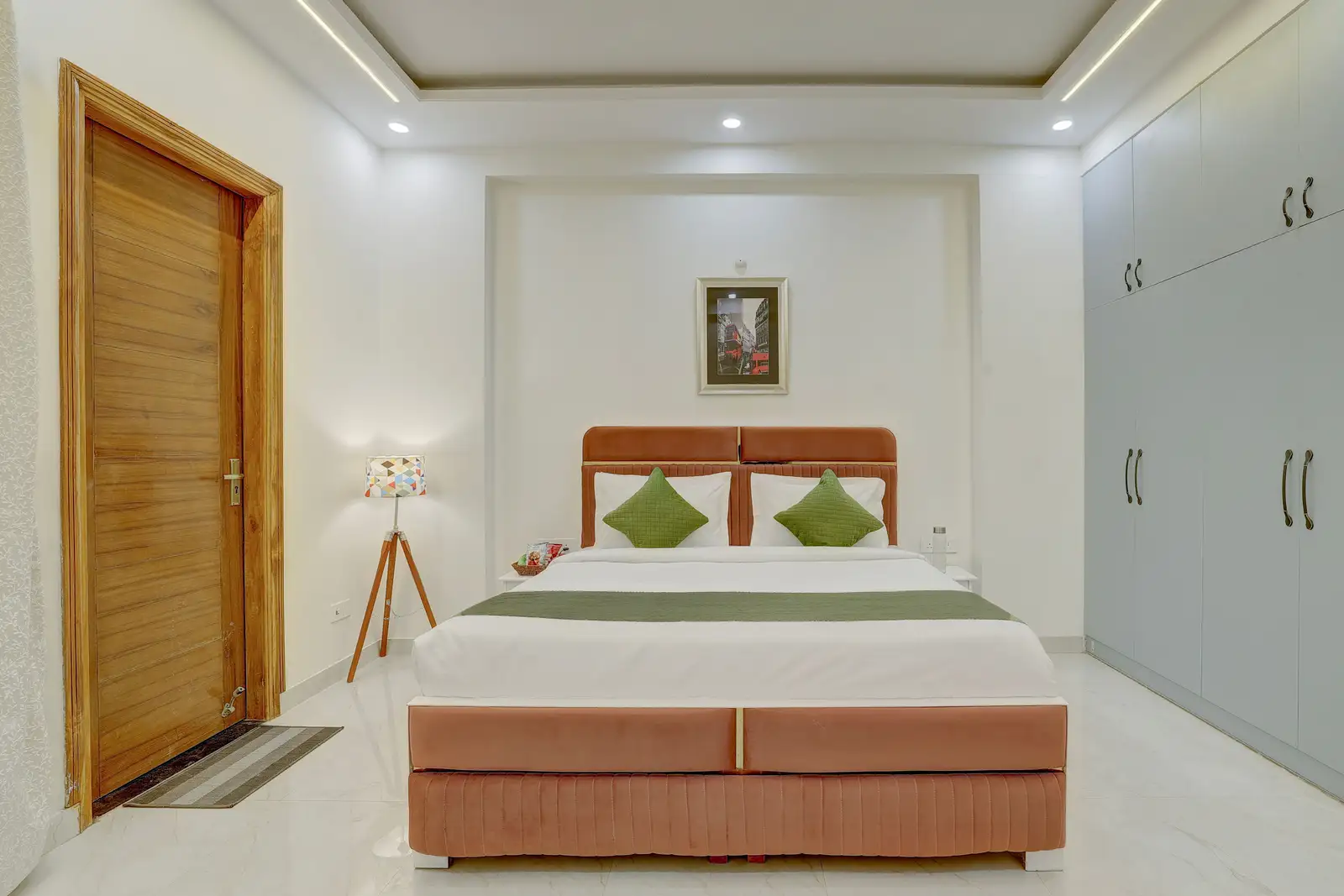Freesia, Delhi NCR