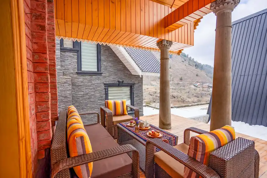 Frozen Fall @ Dewdrop Cottages, Gulmarg