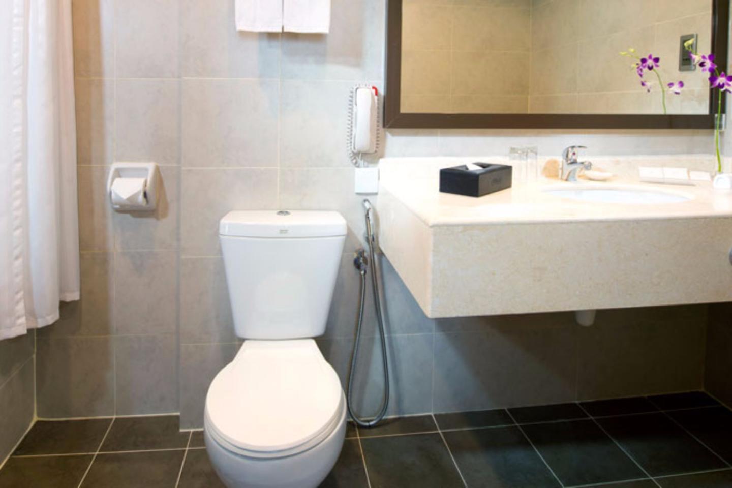Furama Bukit Bintang Bathroom
