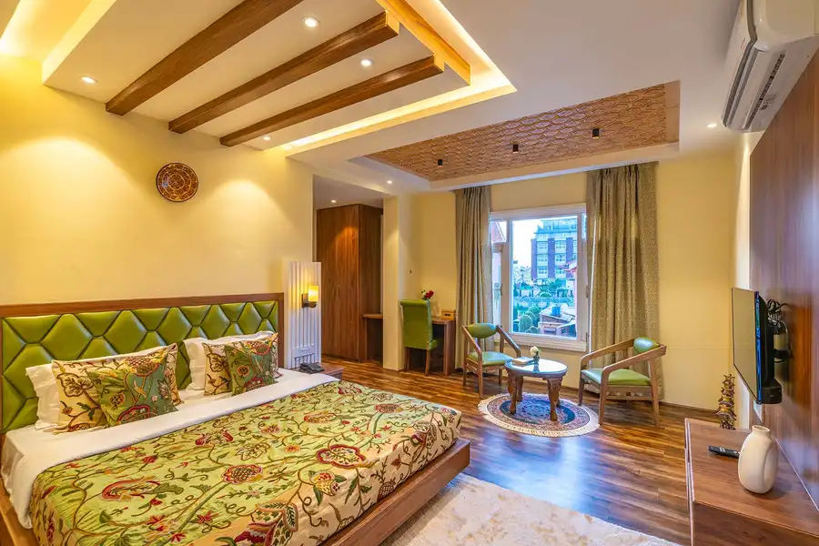 Gauhar w/ Indoor Jacuzzi, Srinagar