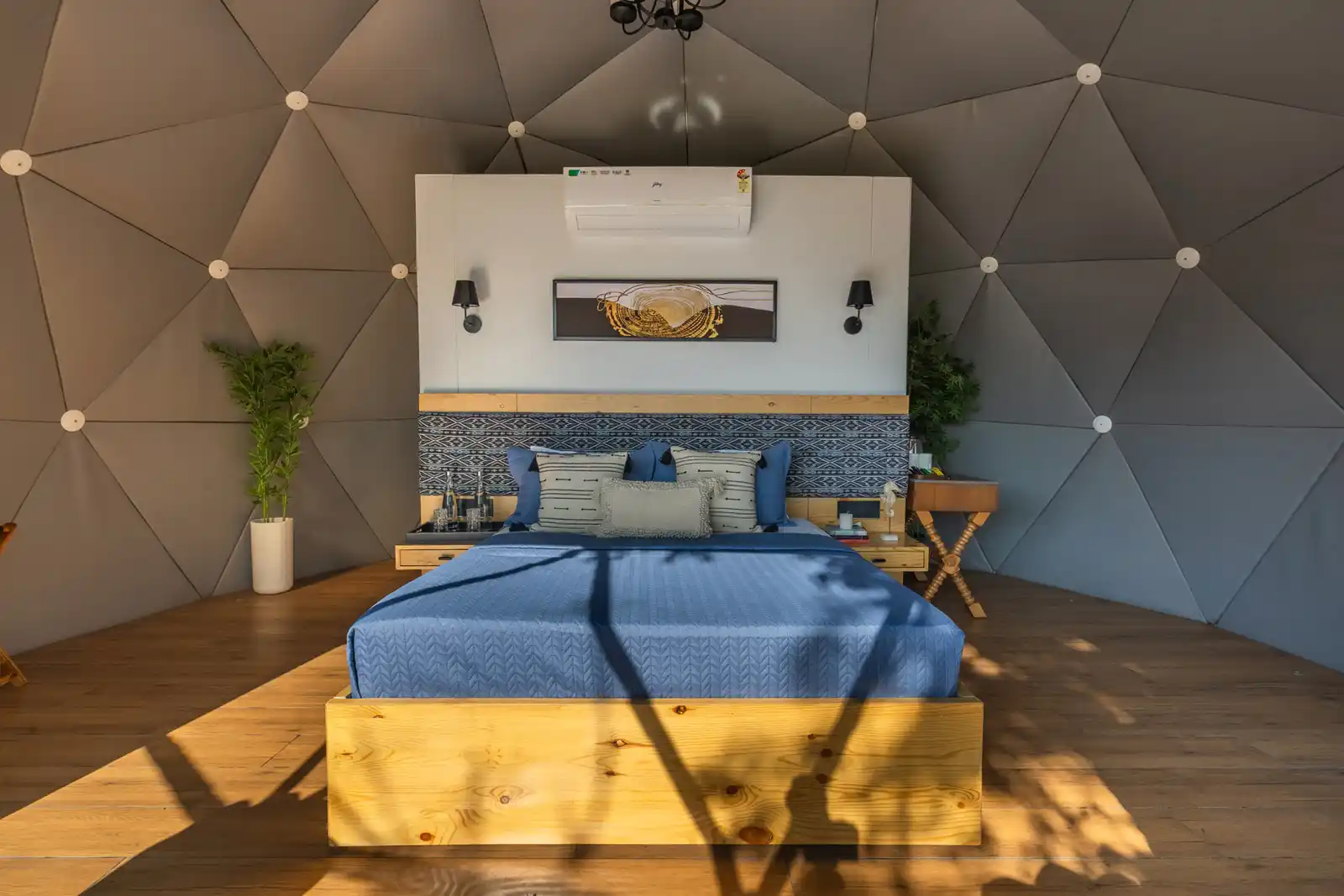 GLAMP AT ILIKA w/ Mountain view and Deck, Kasauli