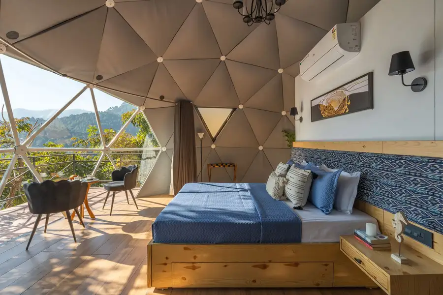 GLAMP AT ILIKA w/ Mountain view and Deck, Kasauli