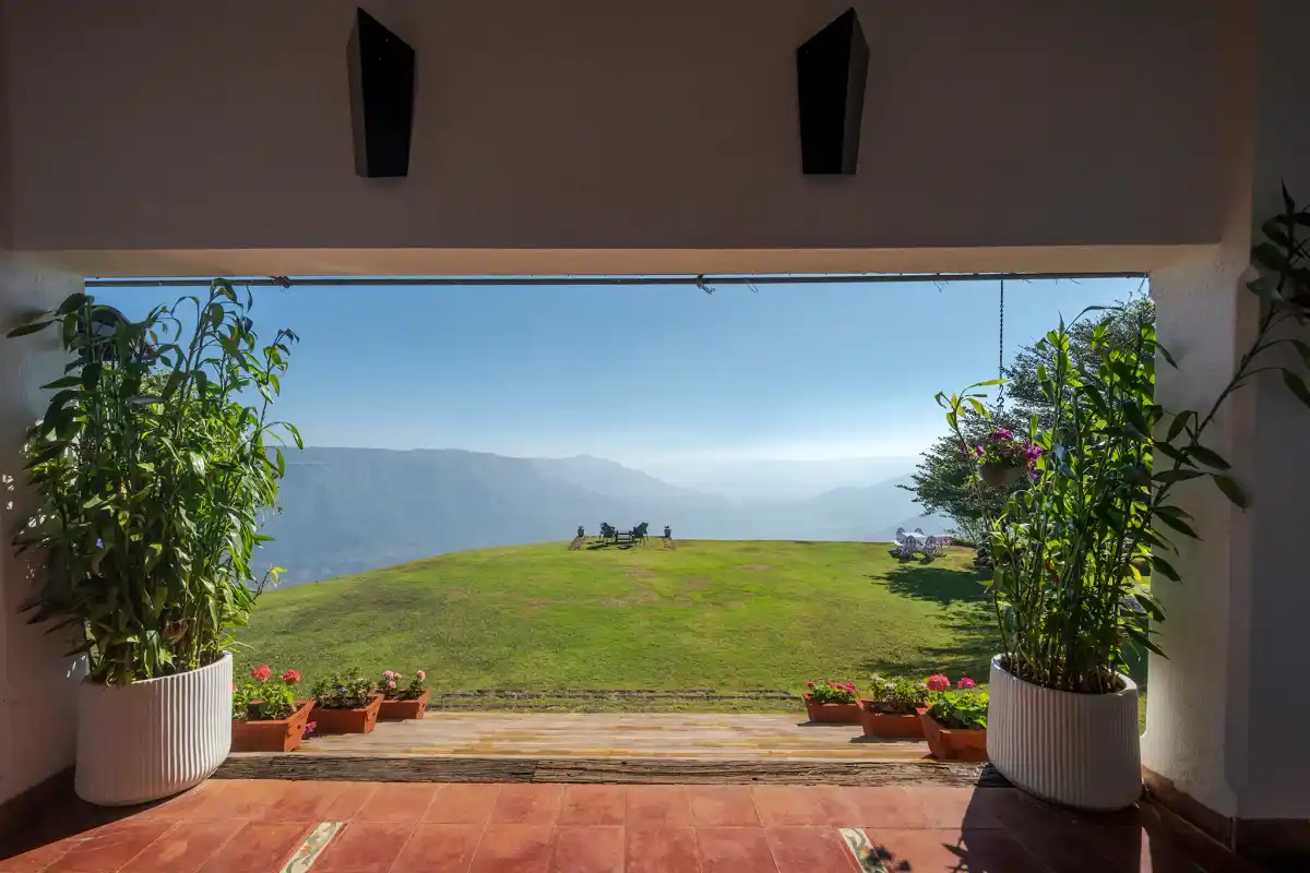 Gold Mist, Mahabaleshwar