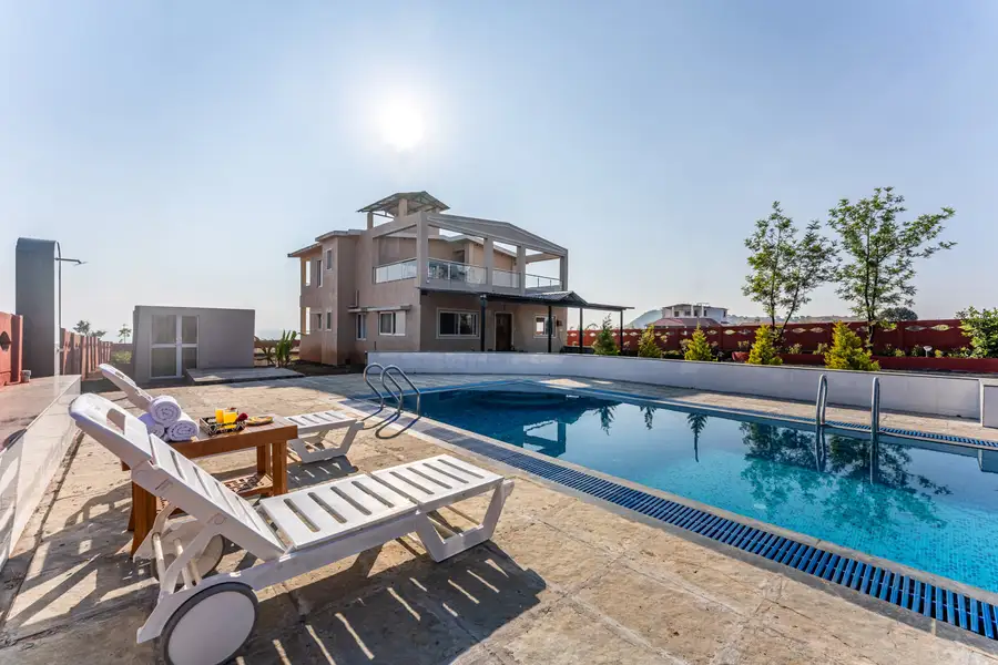 Golden Petal, Panchgani
