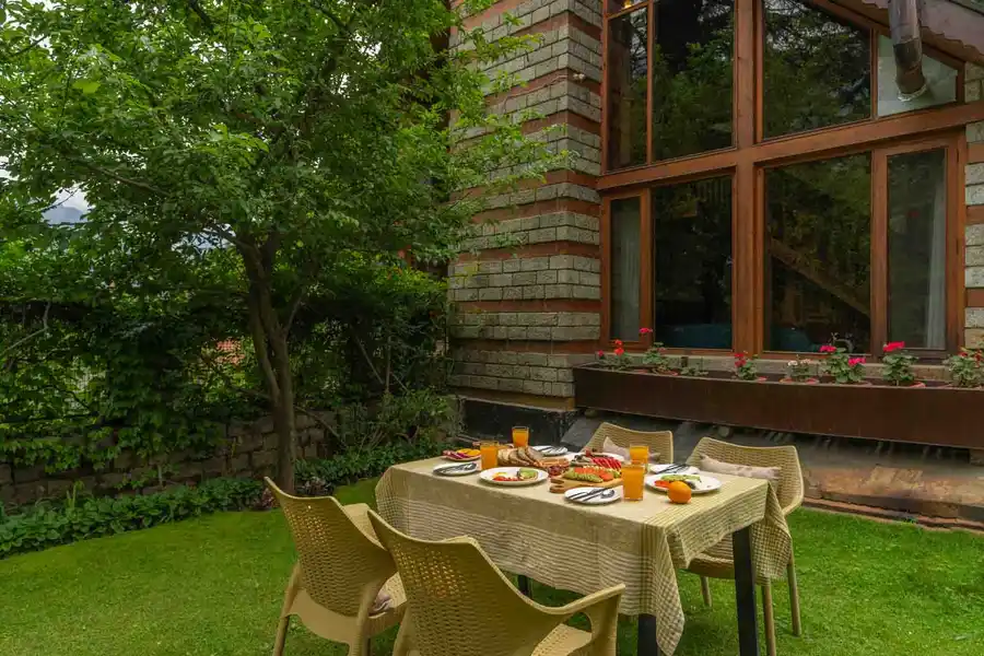 Golden Pine @Retreat Cottages, Manali