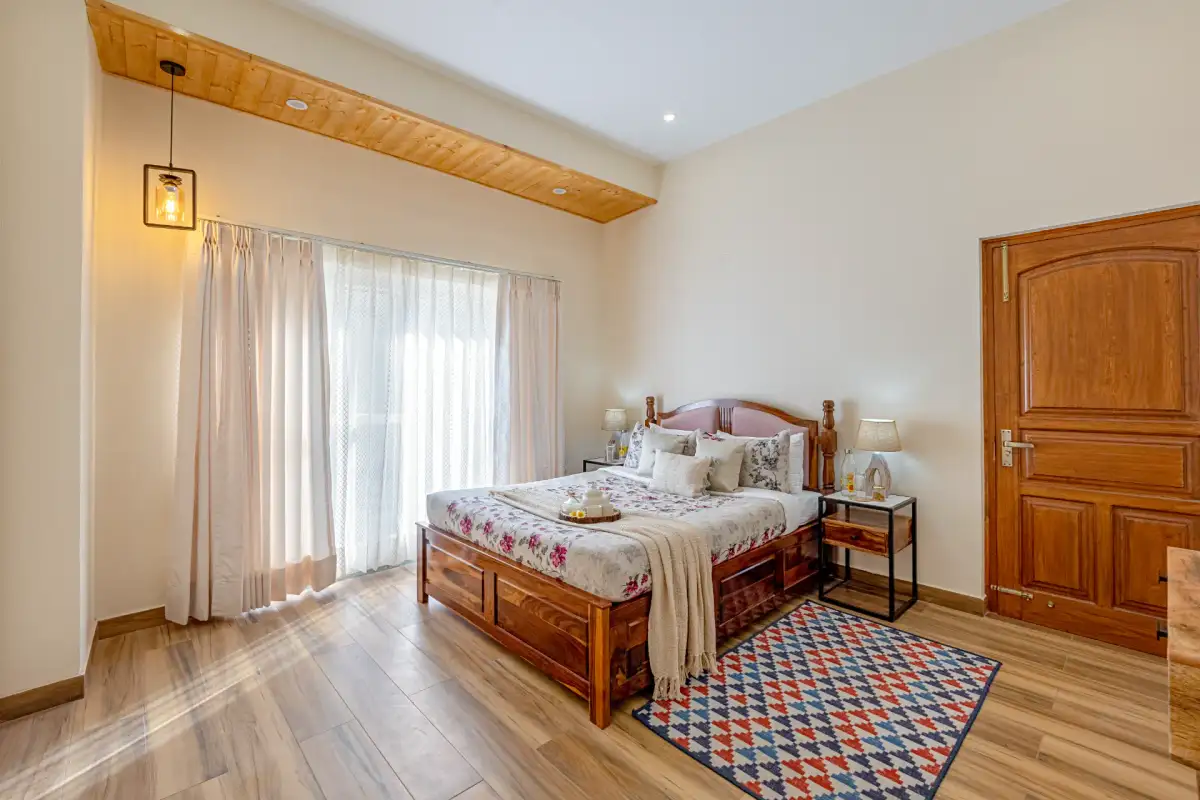 Goldencrest, Kasauli